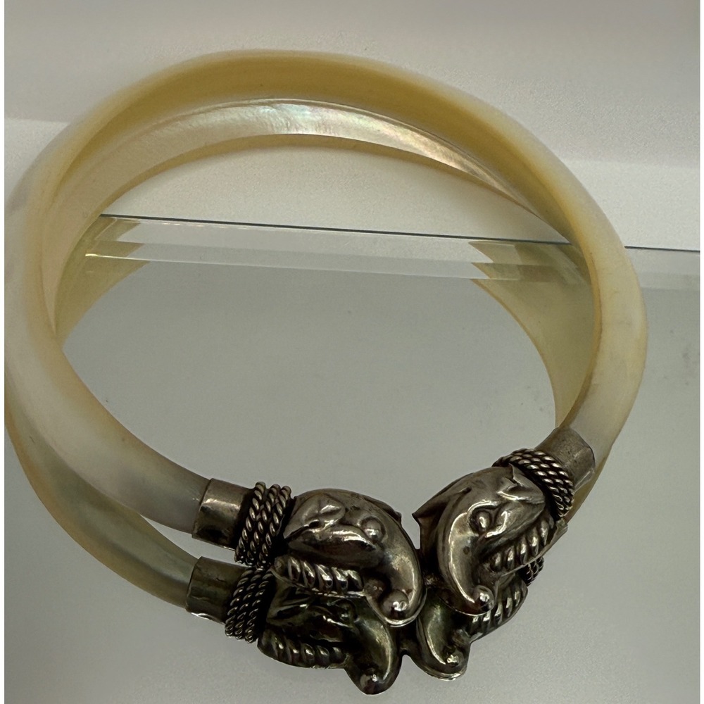 * Vintage Mother of Pearl Shell Bangle Bracelet Elephant Head Silver Plated Boho - Picture 9 of 14